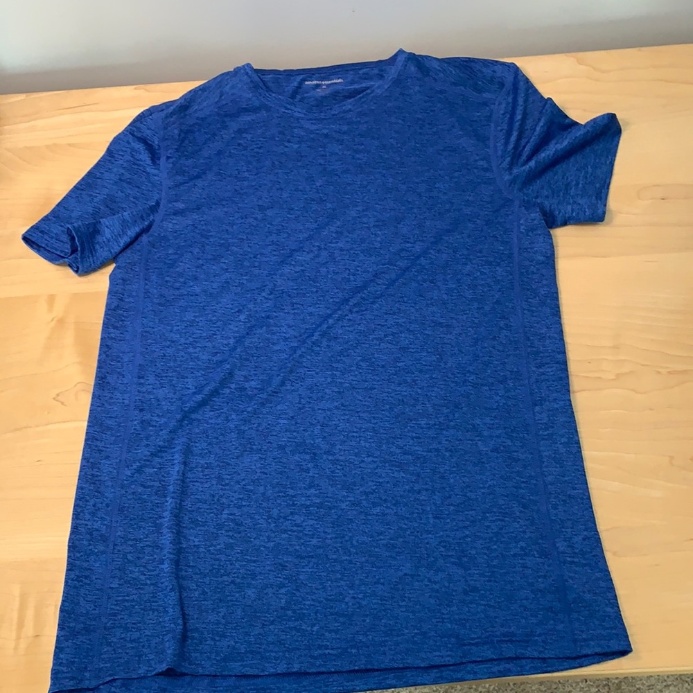 Amazon Essentials Performance Tee
